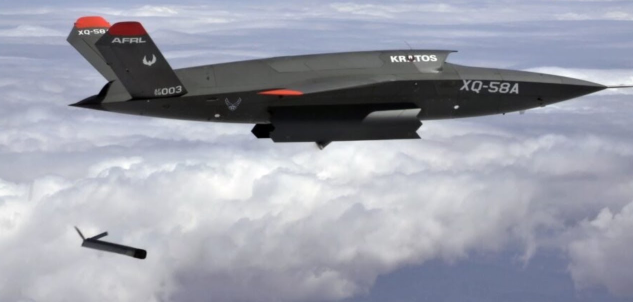 Los Kratos XQ-58A Valkyrie han estado en el aire desde al menos 2019. Durante varios años, los Valkyries han sido probados para escoltar al F-22 o al F-35 durante misiones de combate, desplegar armas o sistemas de vigilancia y compartir información. Los Valkyrie incluso tienen la capacidad de lanzar sus propios drones para contrarrestar los misiles de defensa aérea enemigos y proteger objetivos de mayor valor.
