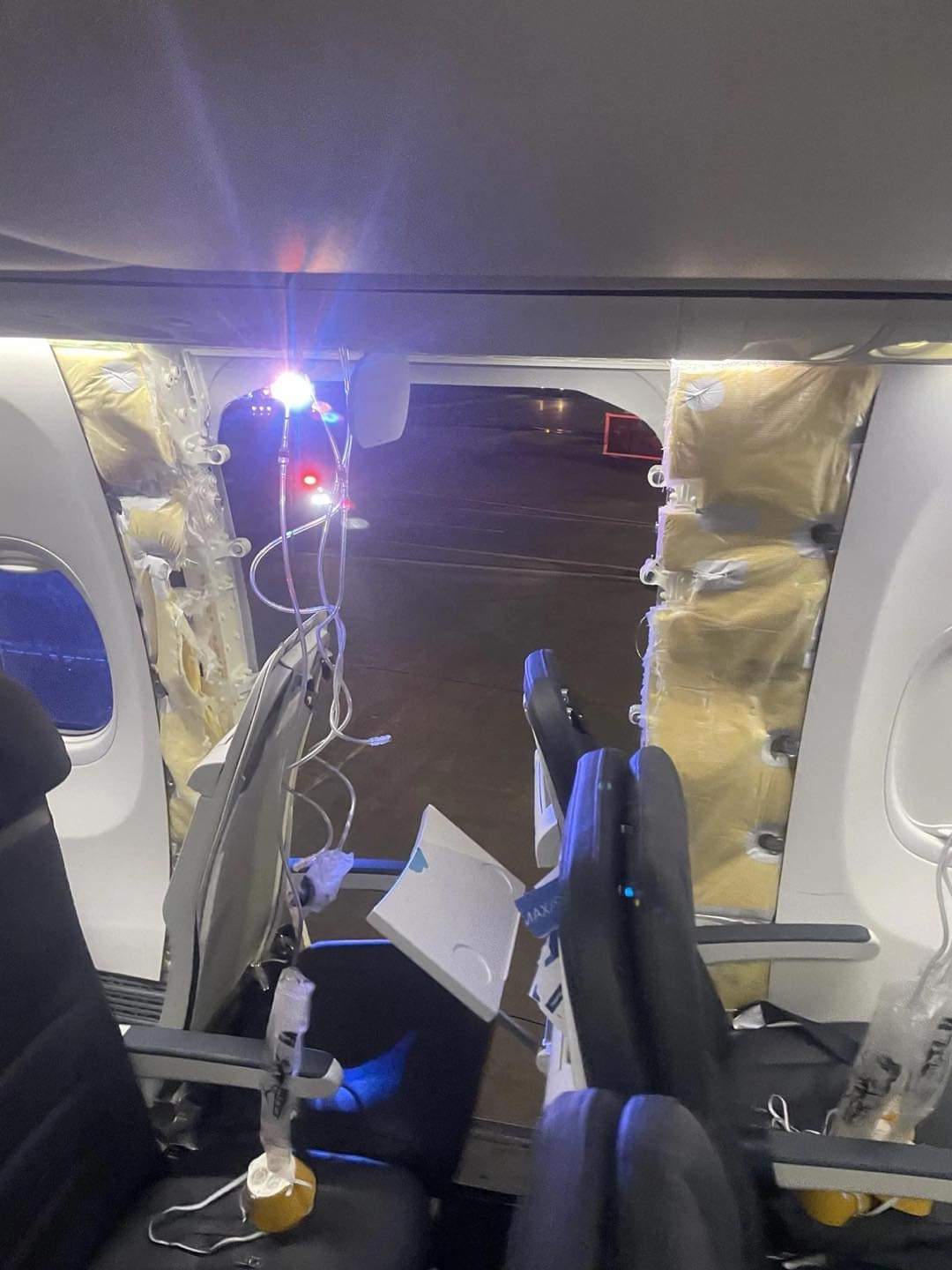 Boeing 737 MAX pierde una ventana en pleno vuelo