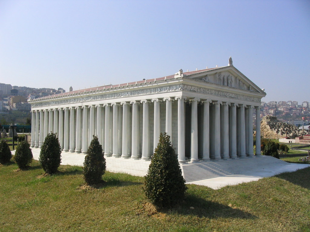 El tercer templo fue el más grande y se mantuvo en pie durante unos 600 años. Era enorme, el doble que el Partenón.El paganismo se vio amenazado cuando el cristianismo se extendió por el Imperio Romano y, en el año 391 d.C., el emperador Teodosio clausuró el templo.