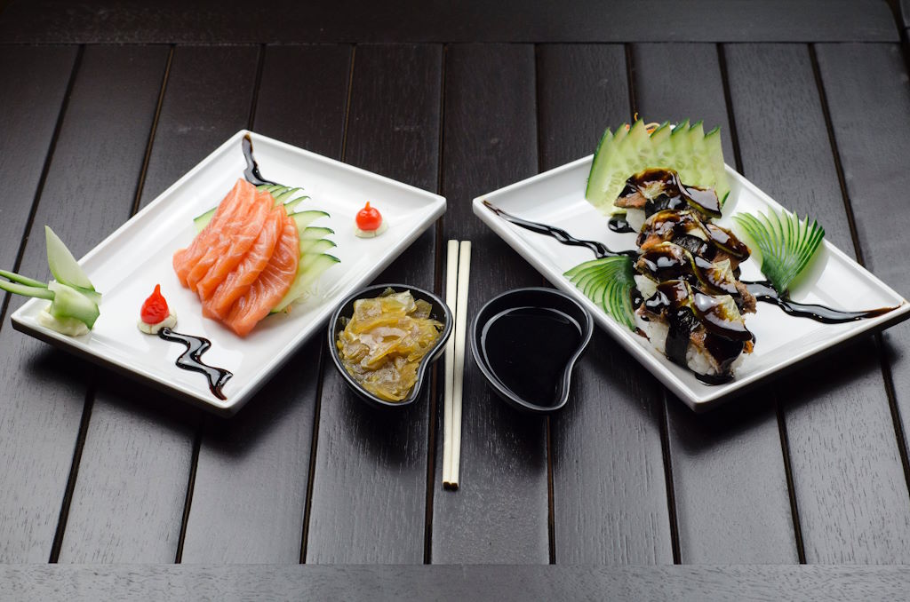 Cada uno de estos platos ofrece un vistazo a la diversidad y la riqueza de la cocina japonesa, más allá de los populares sushi y ramen. La exploración de estos platos menos conocidos puede abrir un nuevo mundo de sabores, texturas y experiencias culinarias, invitando a los comensales a profundizar en la tradición y la innovación que define la gastronomía japonesa.