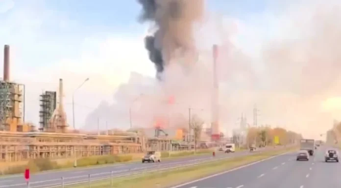 Refinería de Yaroslavl en llamas
