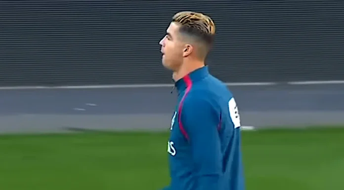 Ronaldo no quiere hacerse mayor Cristiano Ronaldo durante el etrenamiento con la Selección de Portugal